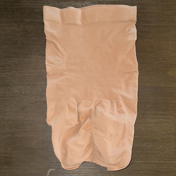 SKIMS SCULPTING HIGH WAIST BRIEF in Ochre Size 2x/3x - Picture 5 of 6